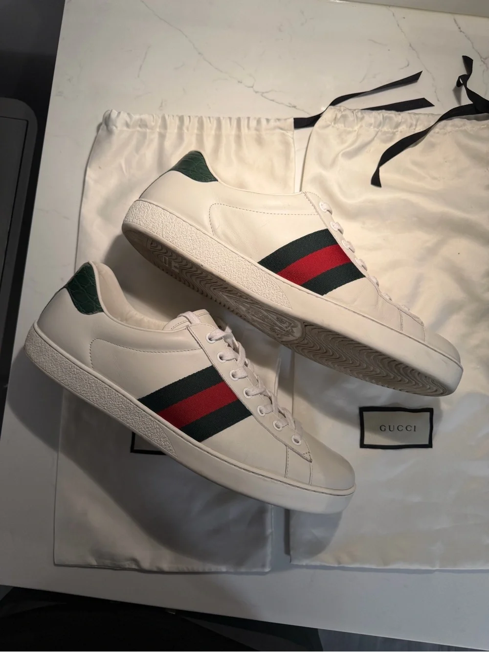Gucci White Leather Low-Top Sneakers with Green & Red Web Stripe